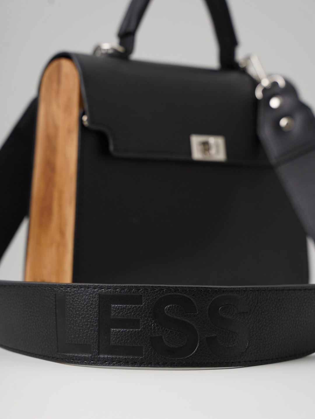 Новинка в LESS 🔥