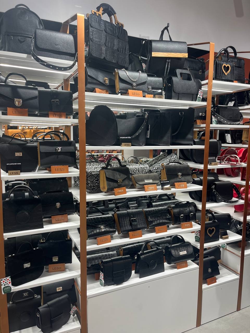🎉 В Минске открылся шестой фирменный магазин LESS