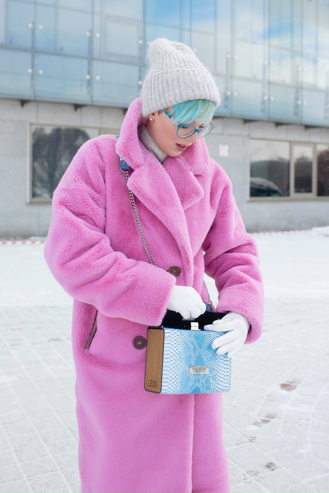Зависит ли цвет вашей сумки от времени года и погоды? ❄