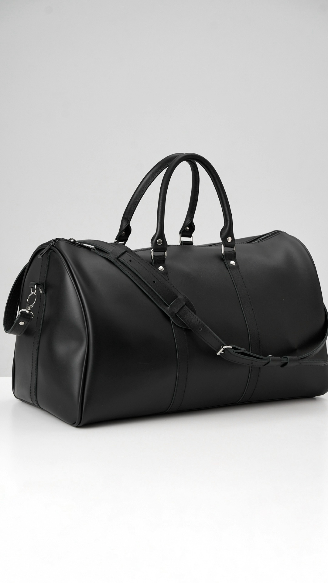 Фирменные магазины LESS: